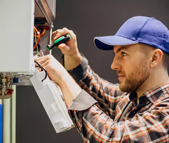Expert Plumber for Tankless Water Heater Maintenance in Des Plaines, IL: Schedule Professional Maintenance Services with Us